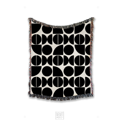 Mid Century throw blanket, Black And White Modern Accent Made Of 100% Cotton. Stylish And Unique Decor